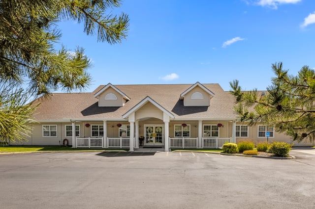 Pomerelle-Place-002-Exterior