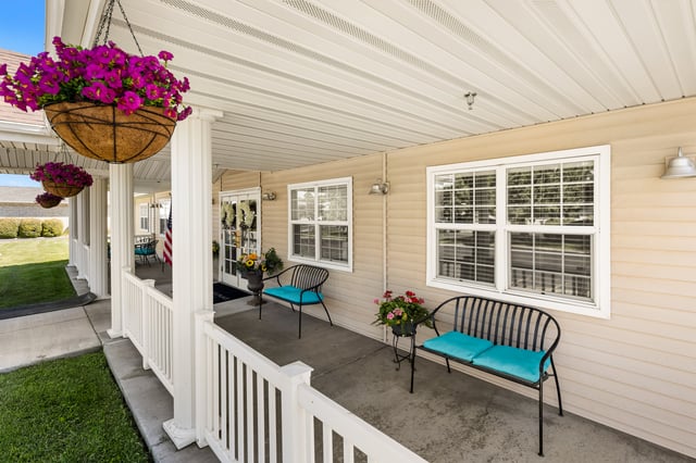 Pomerelle-Place-005-Exterior