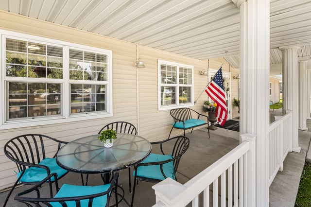 Pomerelle-Place-006-Exterior