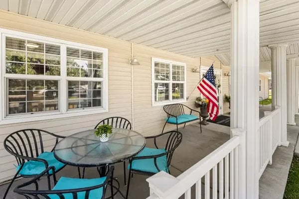 Pomerelle-Place-006-Exterior