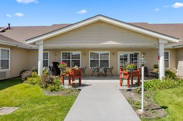 Pomerelle-Place-027-Outdoor Commom Area